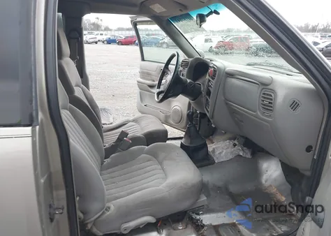 2003 Chevrolet S-10 Ls from USA, damaged, VIN 1GCCS19XX38113280